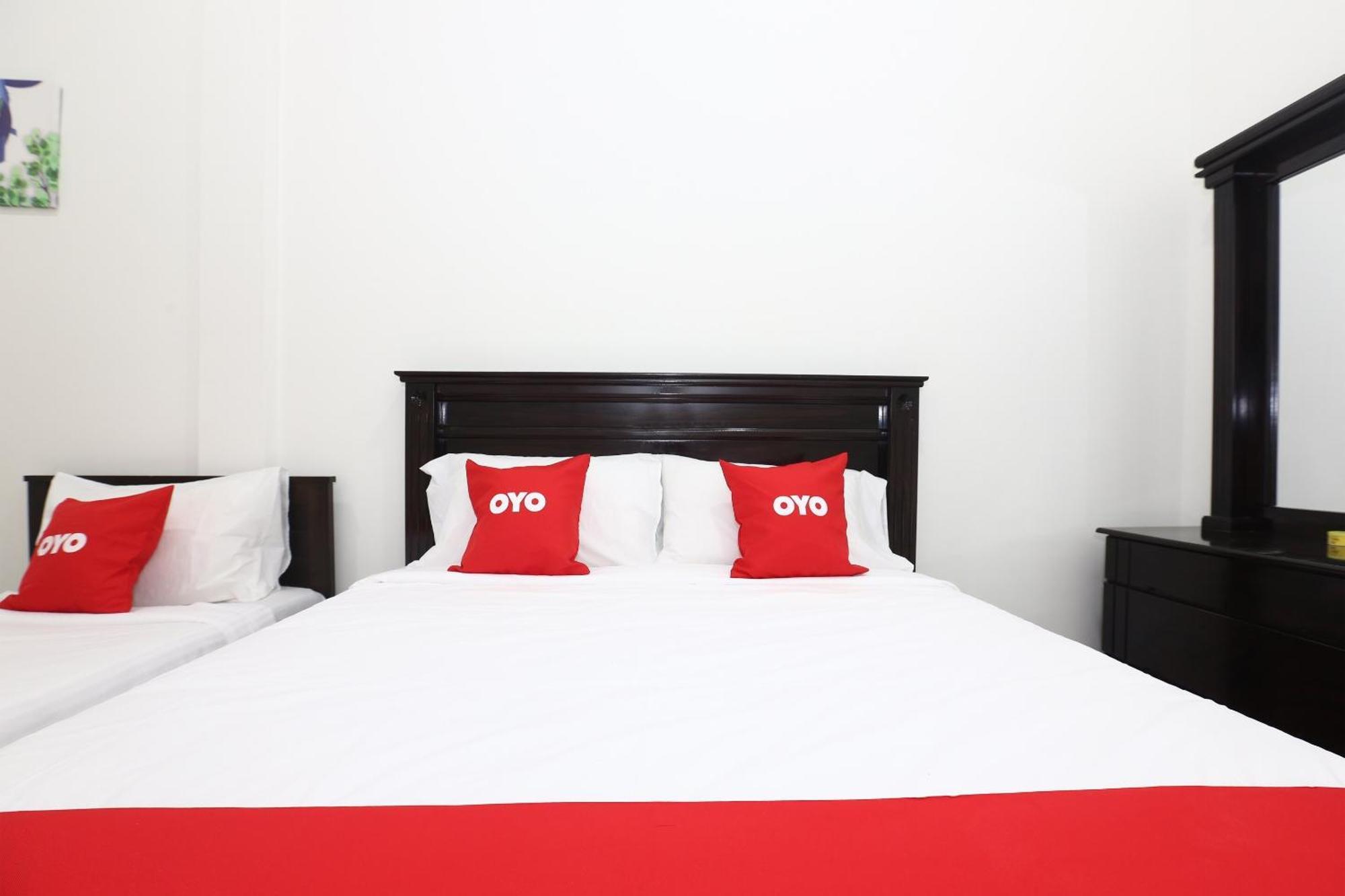 Super Oyo 89678 Ady Hotel Куала-Тренгану Экстерьер фото