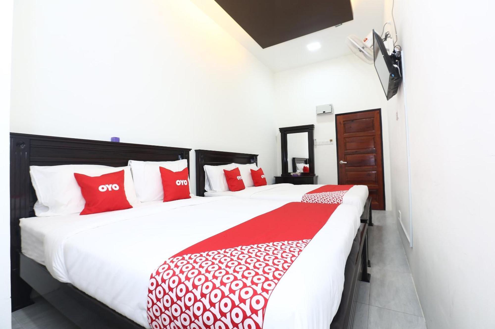 Super Oyo 89678 Ady Hotel Куала-Тренгану Экстерьер фото